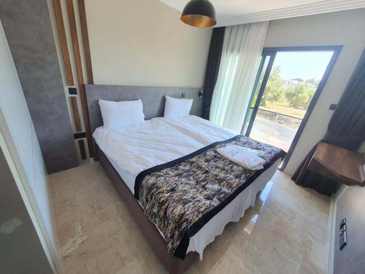 Luxury Hotel Room W Pool Near Beach In Kyrenia Kyrenia  Ruang foto